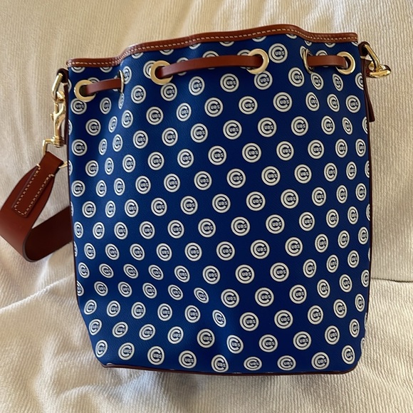 Dooney Bourke Chicago Cub drawstring bucket bag - Picture 4 of 9